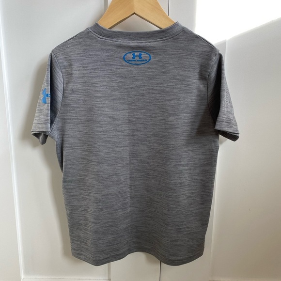 6/7y (Youth XS) Under Armour Heatgear Shirt - Picture 6 of 8